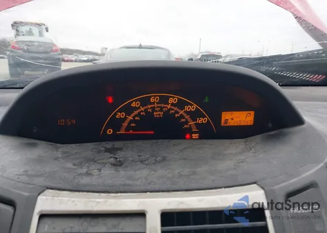 2010 Toyota Yaris z USA, uszkodzony, nr VIN JTDKT4K3XA5297944